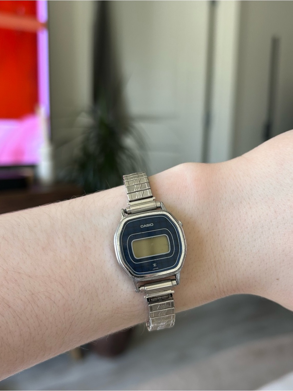 Casio digital watch with a unique style, featuring a 25mm face and a 16mm band